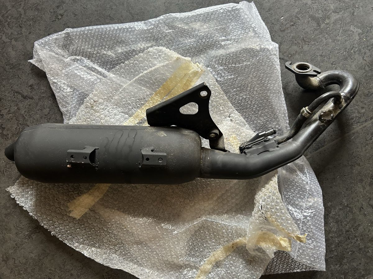 Yamaha Auspuffanlagen: Auspuff MBK-5SB e13 Yamaha – Gebraucht aus Märstetten von beatbusi