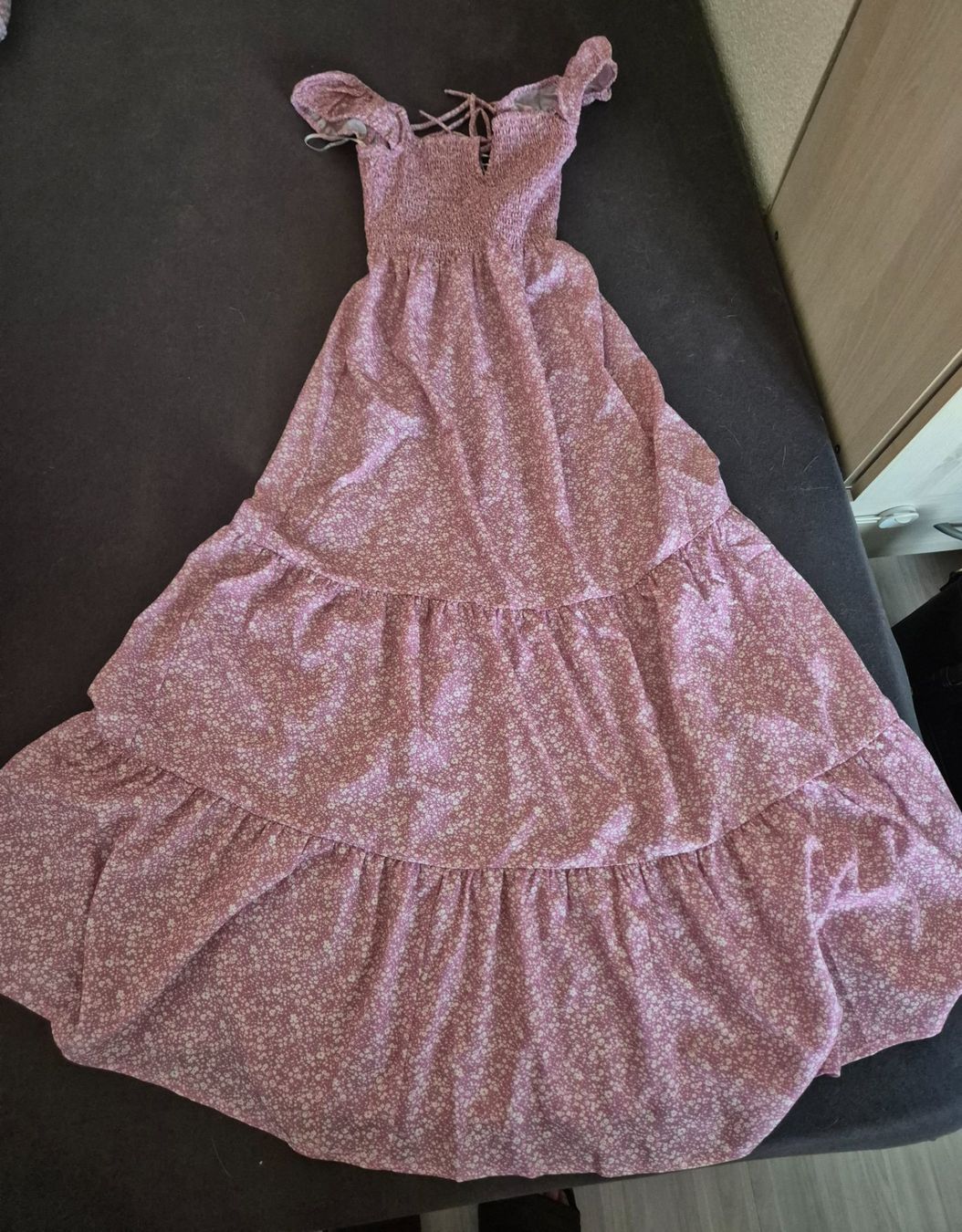 Lotti di vestiti: Vêtements de seconde main – Usato da Payerne venduto da HellYas