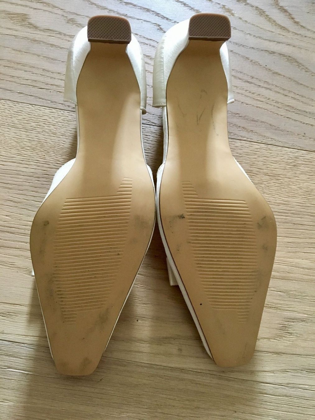 Scarpe da donna: Neuwertige beige-weisse Pumps Grösse 36 – Nuovo (secondo la descrizione) da Winkel venduto da Flyhy2020 2