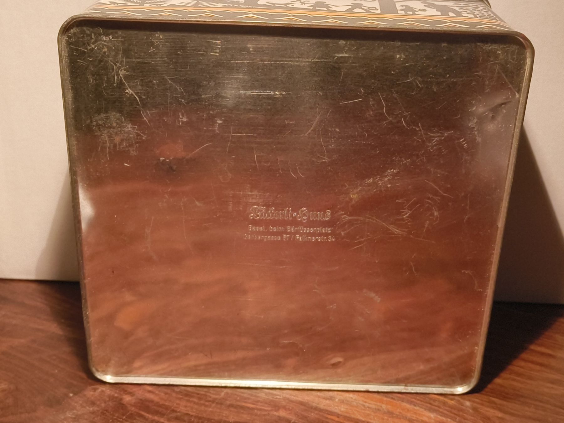 Tutte le decorazioni: antike Läckerli Huus Blechdose Basel Scherenschnitt Deko – Usato da stettlen venduto da VintageBern_ch 5