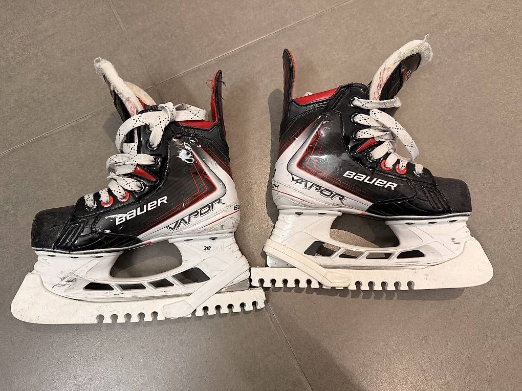 Schlittschuhe: Bauer Vapor Fly30 Skates Gr. 33 – Gebraucht aus Wauwil von tigerarmy-eastside 1