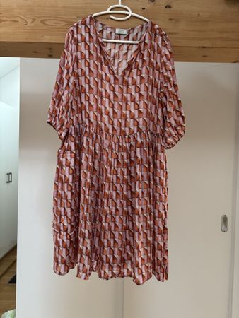 Sommerliches Kleid von Progetto Quid, Grösse M-L, neuwertig