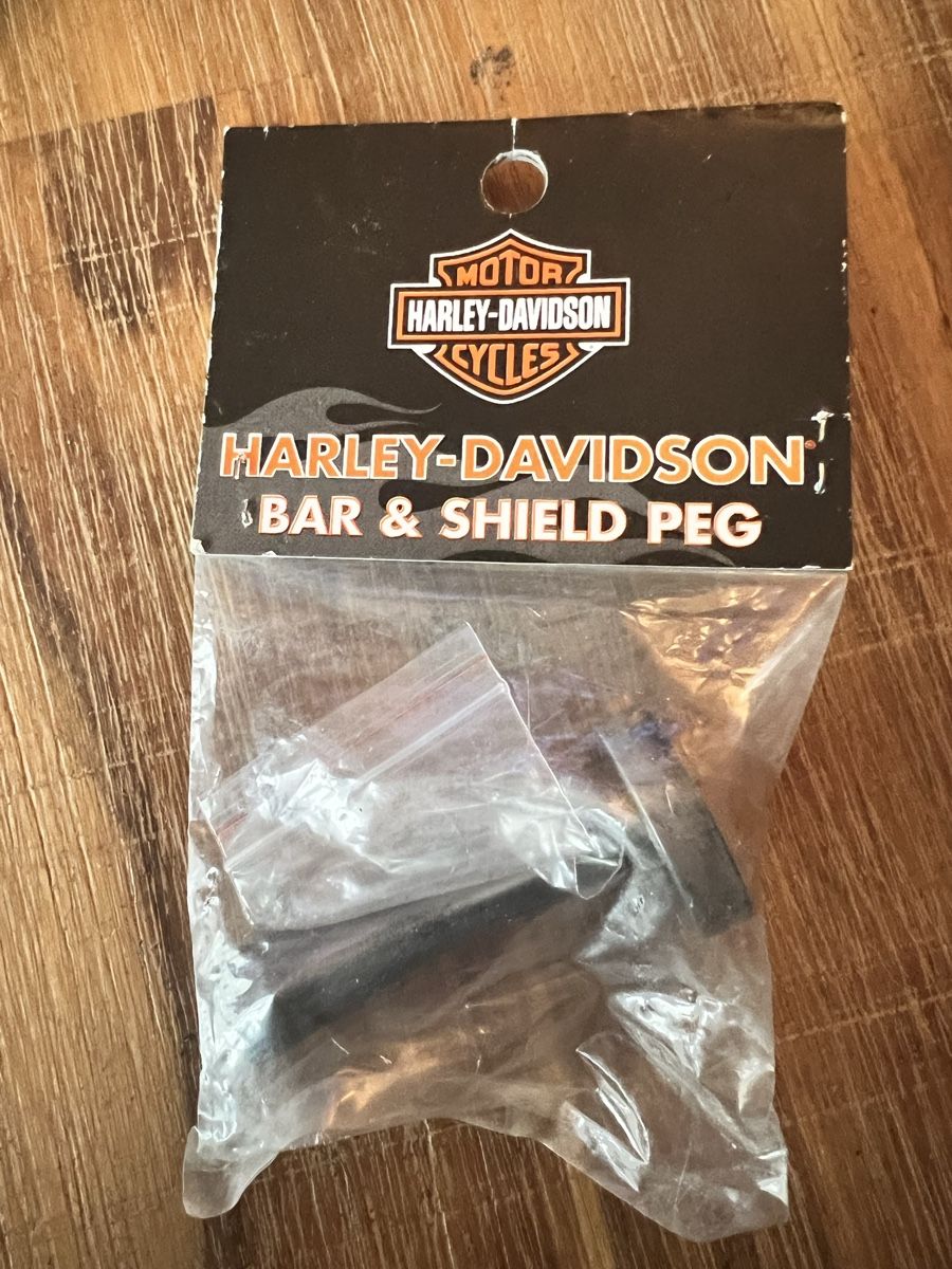 Ferramenta: Harley Davidson HAKEN "BAR & SHIELD PEG" – Usato da Birmenstorf AG venduto da adr_p99l 6