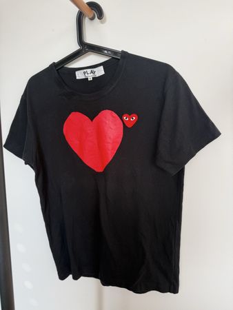 PLAY COMME des GARCONS T-Shirt black heart logo size M