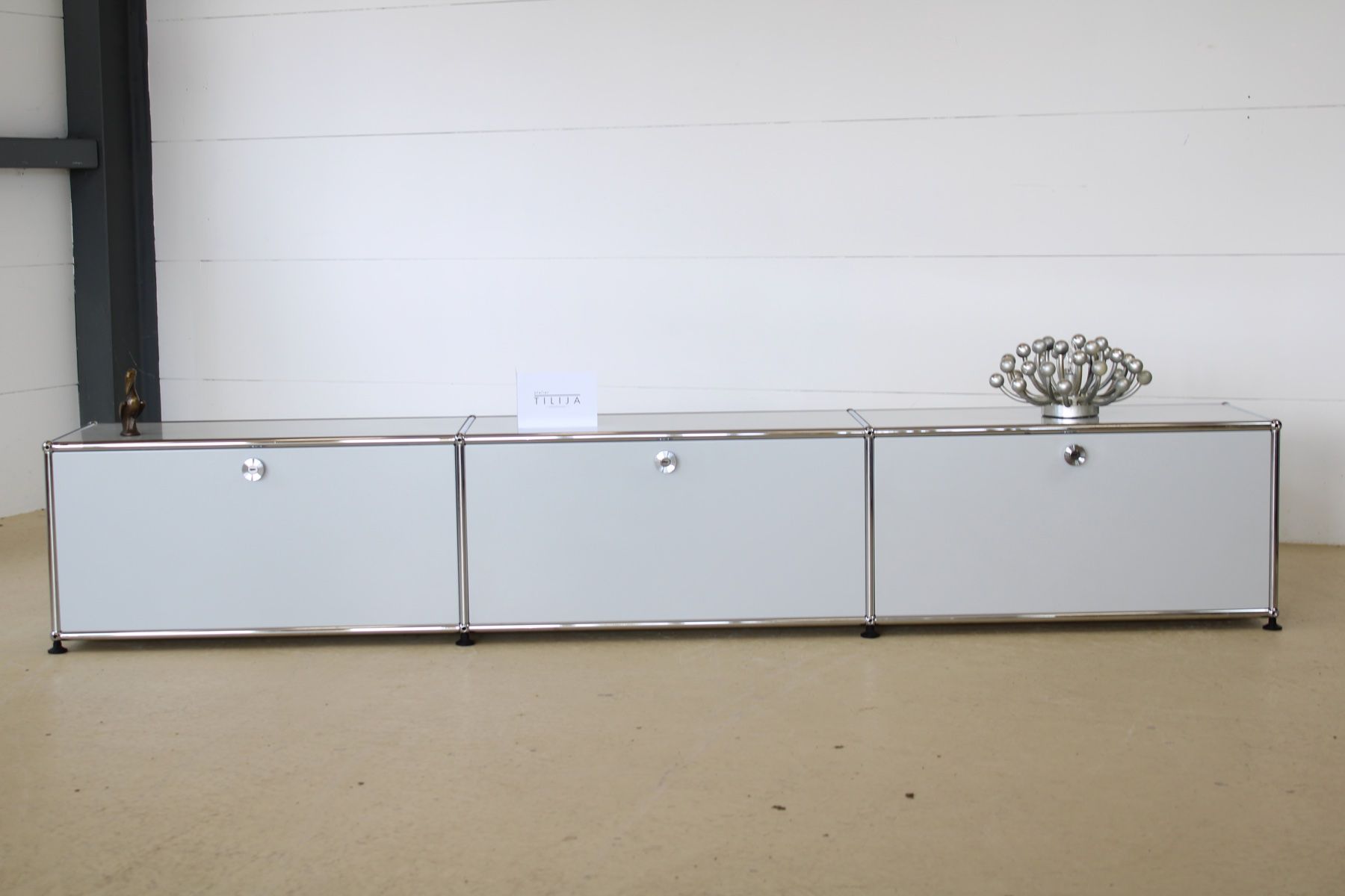 USM Cassettiere: USM Lowboard  Lichtgrau – Usato da Meinisberg venduto da atelier_TILIJA 3