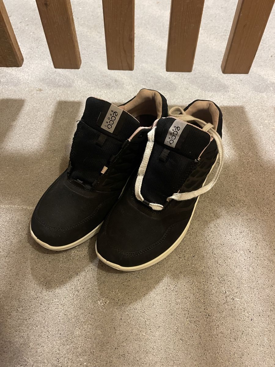 Ecco Scarpe da donna: Ecco Turnschuhe Gr. 41 schwarz – Nuovo (secondo la descrizione) da Horgen venduto da Ed0