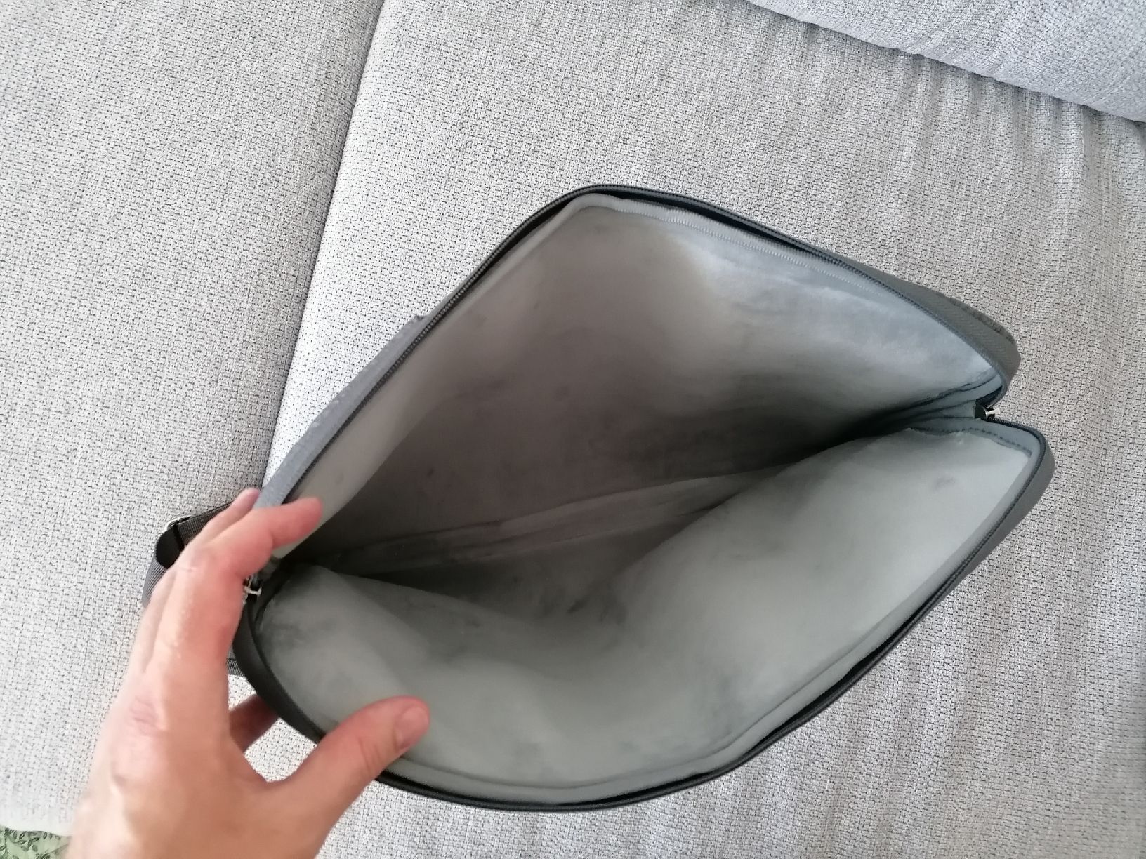Borse: Grey Laptop Bag – New, Fits up to 18" Laptops – Nuovo (secondo la descrizione) da Zürich venduto da thesuccessnow 1