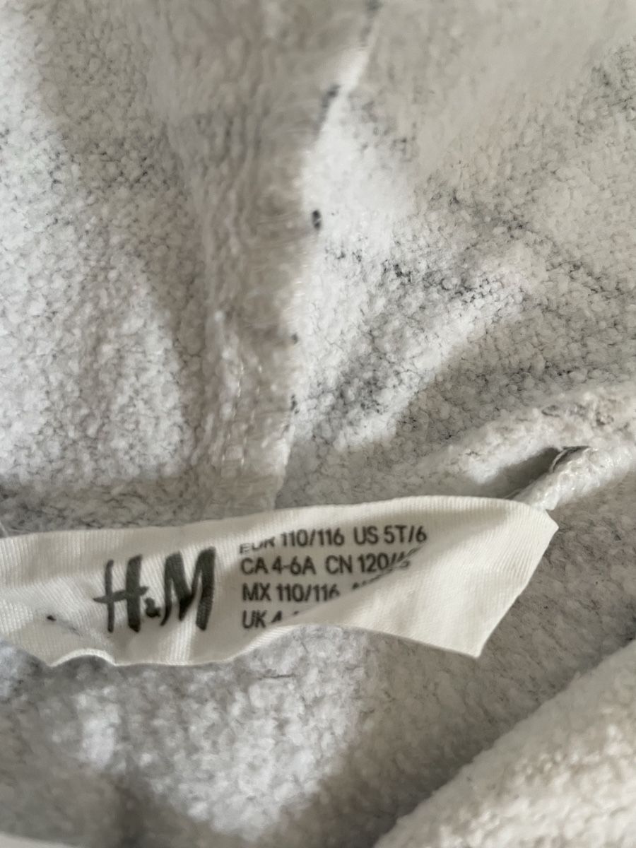 H&M Pullover & Sweatshirts: Pullover Mumie Grösse 110/116 – Gebraucht aus Goldswil von Fisel 2