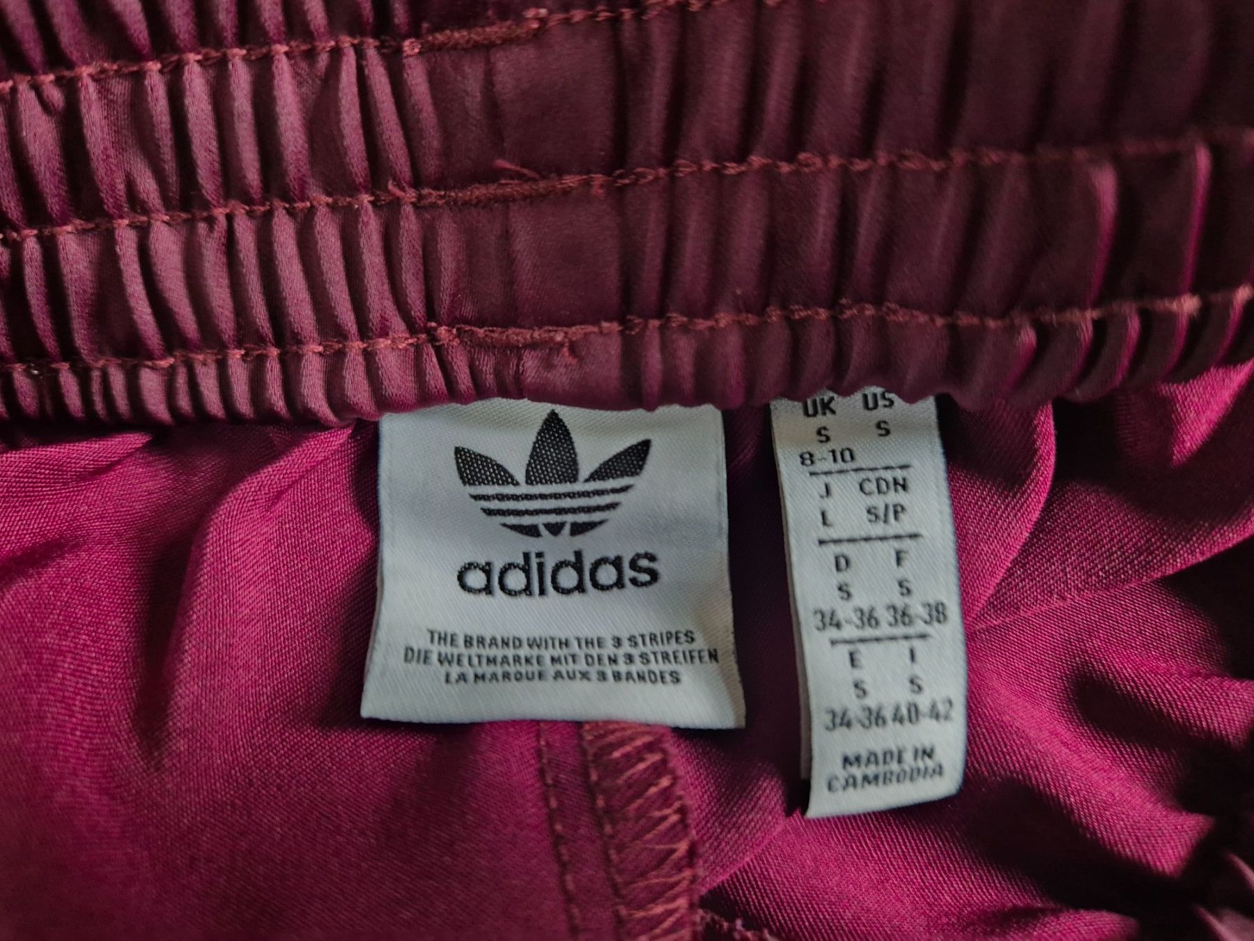 Adidas Pantaloni: Adidas burgundy shorts size S – Usato da Zürich venduto da monadiederich 2