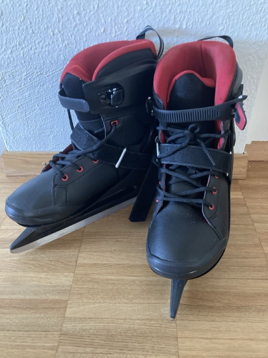 Pattini da ghiaccio: Schlittschuhe 46 – Usato da Basel venduto da edy_78pd