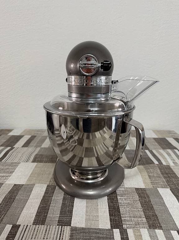 Elettrodomestici da cucina: KitchenAid Artisan 4.8L Mixer – Usato da Frauenfeld venduto da mii_5yfy 1