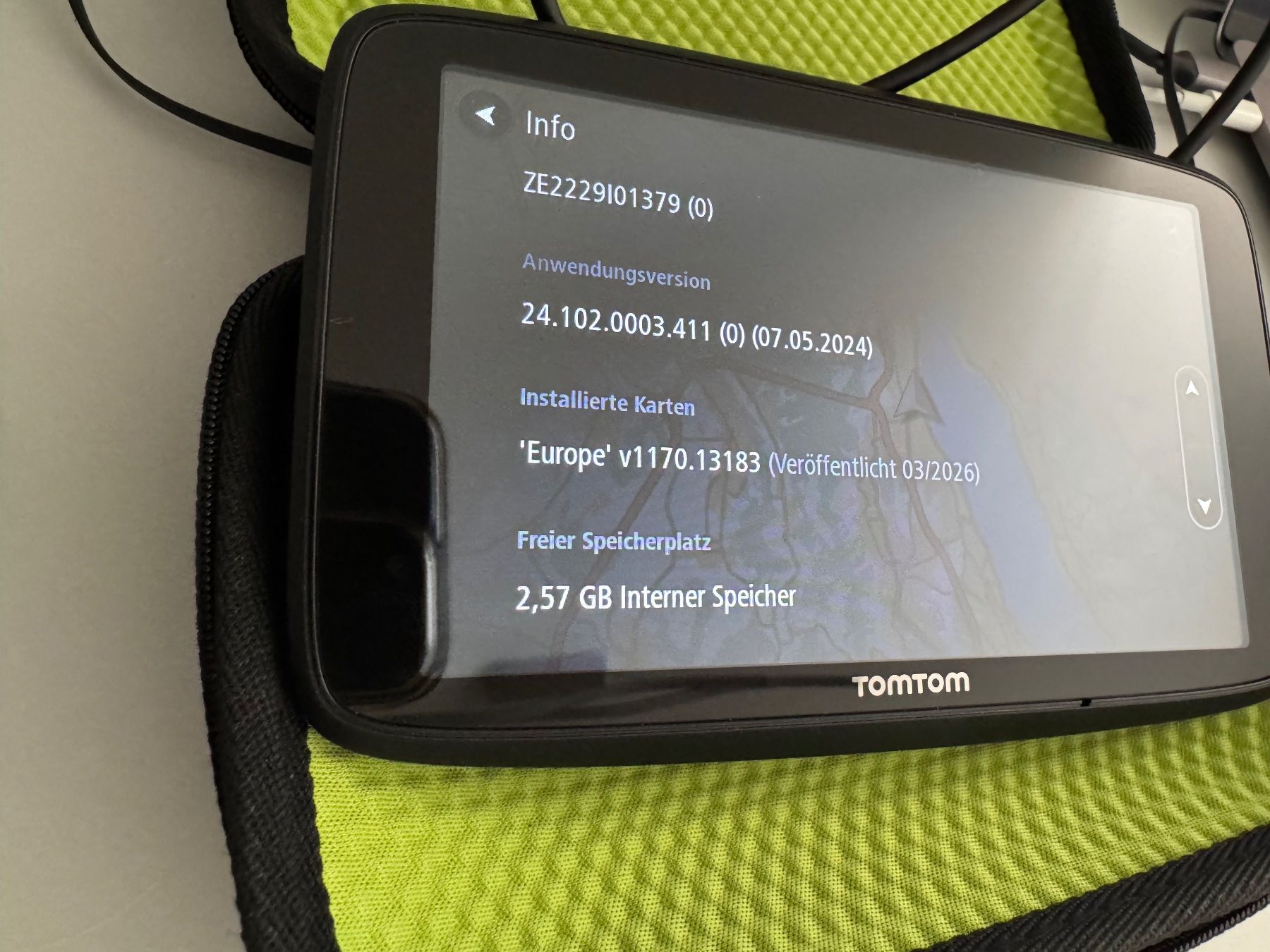 Tomtom Navigationsgeräte: TomTom Go Essential, 6“ Navigationsgerät – Gebraucht aus Horgen von Koolen 2
