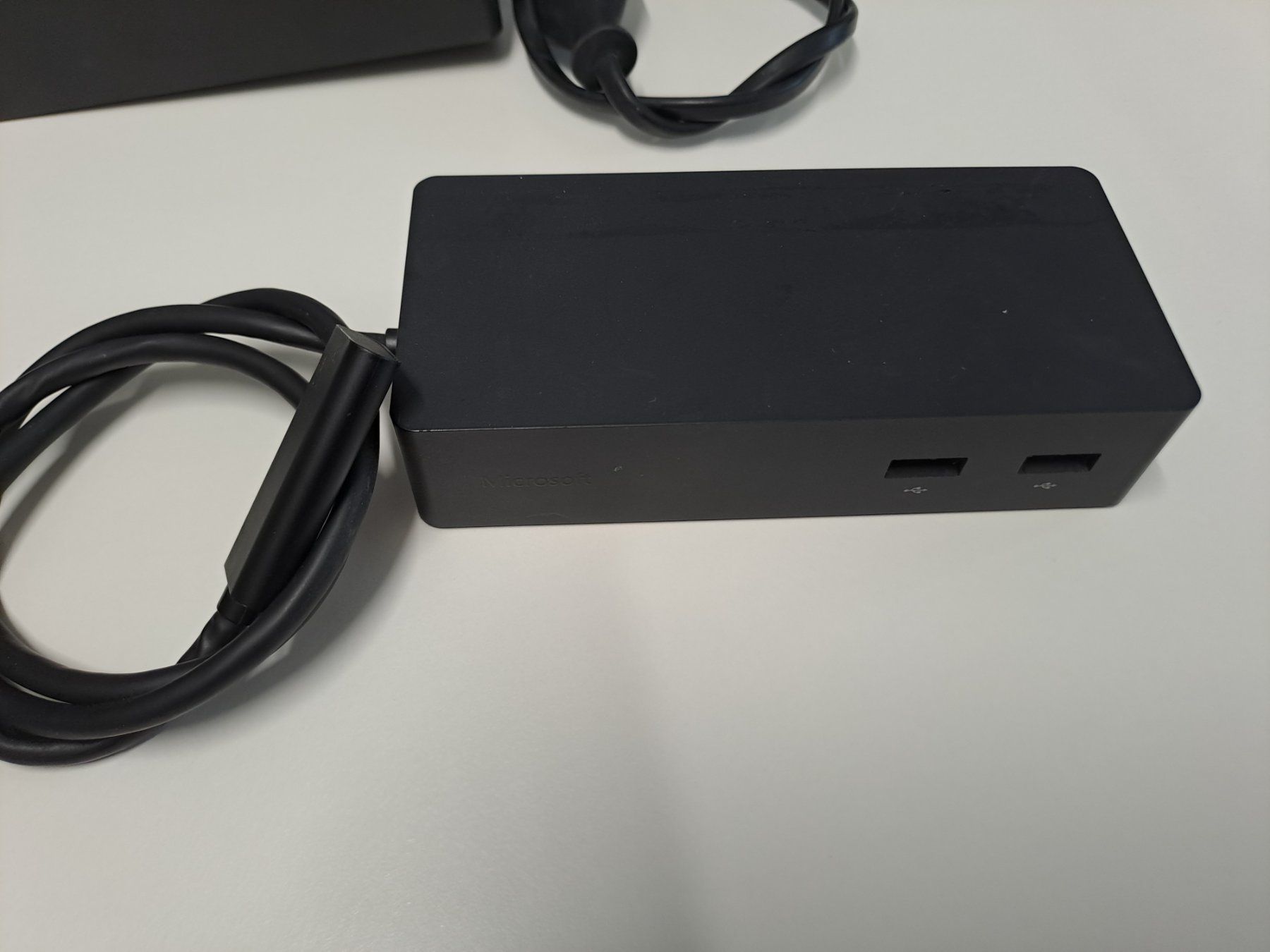 Microsoft Dockingstation: Microsoft Surface Docking Station + 1 x Anschlusskabel – Gebraucht aus Sachseln von Grogettli 1