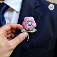 Zarte Blumen Brosche handbestickt –Elegantes Unikat Geschenk
