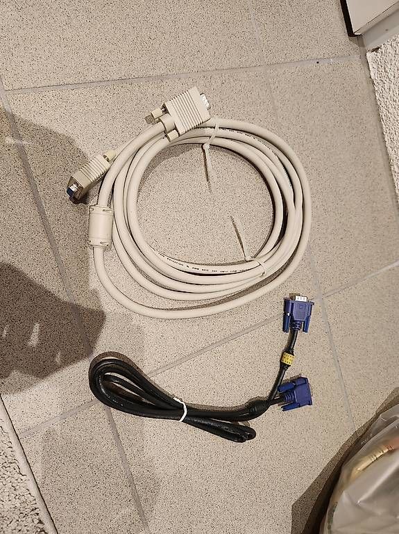 Cavi: VGA Kabel und Verlängerung – Usato da Bremgarten AG venduto da Mat131