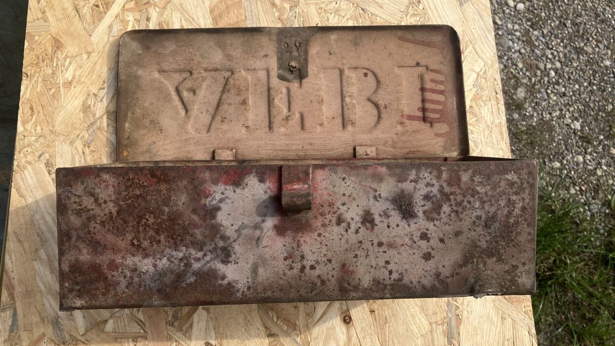 Aebi Alle Maschinen: Aebi Werkzeugkiste  – Gebraucht aus Gondiswil von havre 3
