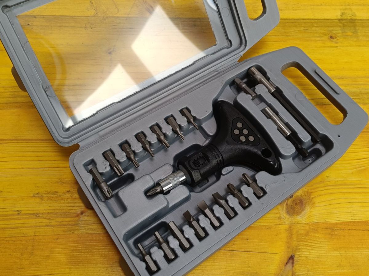 Tutti gli attrezzi: Werkzeug-Set mit Ratsche und Bits - Neu – Nuovo e nell'imballaggio originale da Hombrechtikon venduto da Unser_Hofer 2