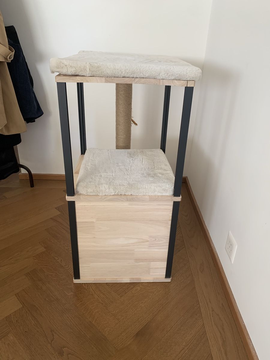Tiragraffi: Cat tree - Designed by Lotte Nala – Nuovo (secondo la descrizione) da Zürich venduto da nam_br25 1