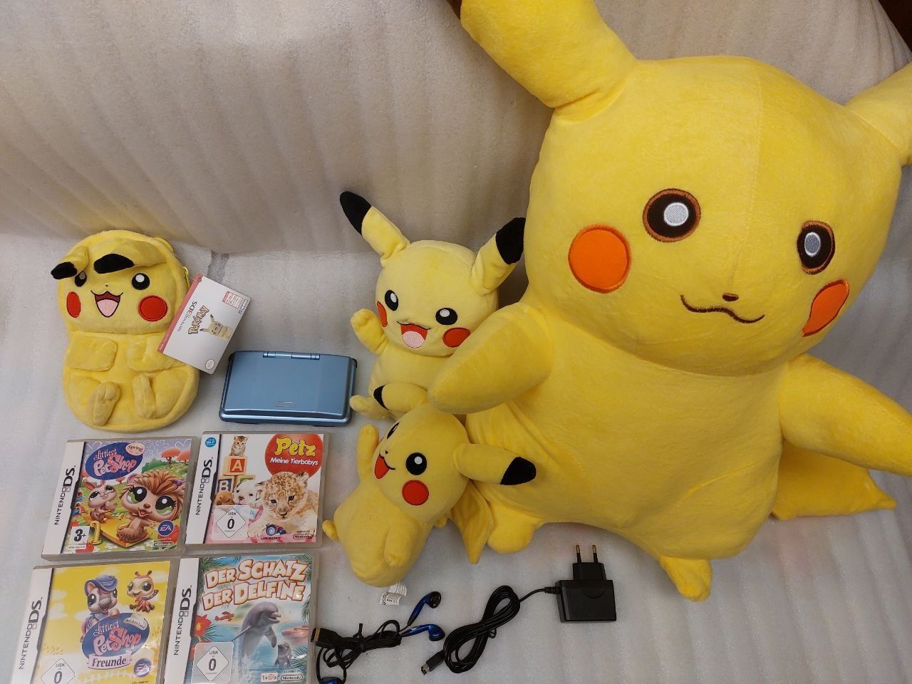 Nintendo Konsolen: Konsolle DS Nintendo + 4 Game + 4 Pikachu Pokemon – Gebraucht aus Pambio Noranco von Pol69