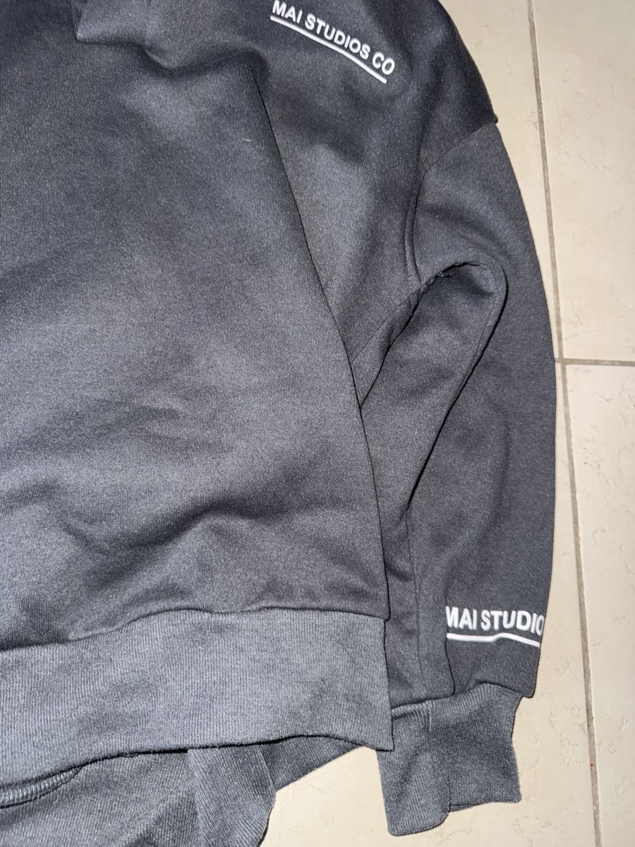 Pullover & Sweatshirts: Kapuzenpullover Mai Studios Co dunkelgrau gebraucht – Gebraucht aus Kreuzlingen von sop_kxw5 3