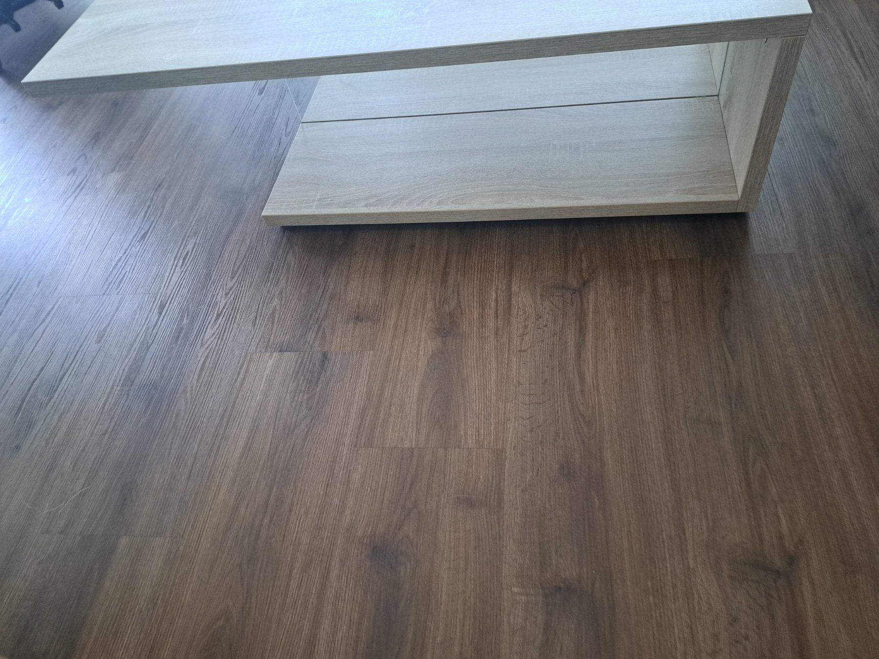 Tavoli: Moderner Couchtisch in heller Eiche-Optik mit Glas-Element – Usato da Niederbuchsiten venduto da lis_b9gc 4