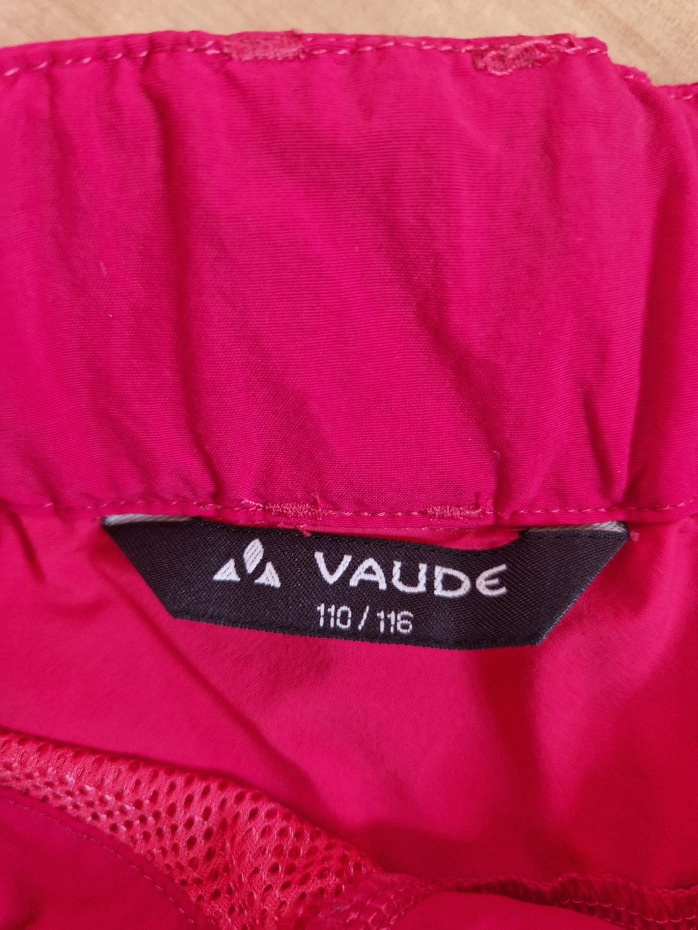 Vaude Pantaloni: Robuste Kinder Shorts Gr. 110/116, rot-schwarz – Nuovo (secondo la descrizione) da Weggis venduto da Oswadan 4