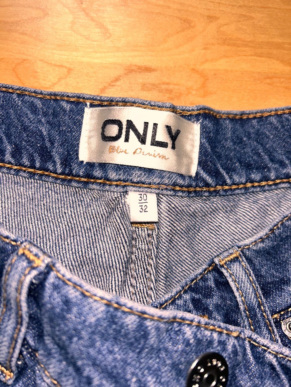 Only Jeans: Strass-Jeans im 90er Stil, 40, by Only – Usato da Schwyz venduto da Maerzetuepfli 3