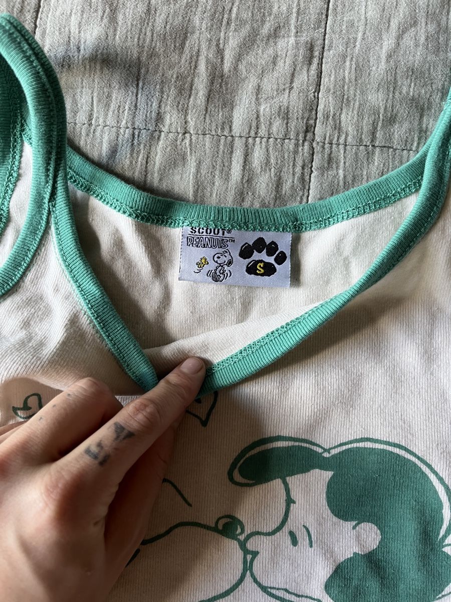 T-shirt: Vintage Snoopy Crop Top – Usato da Fribourg venduto da ncv_h2lr 1