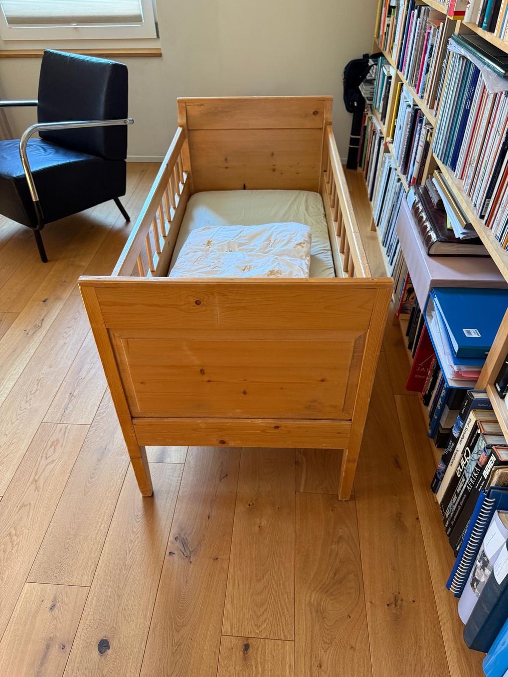 Lits: Kinderbett Biedermeier – D'occasion à Wangen ZH par MarianneMunz 2
