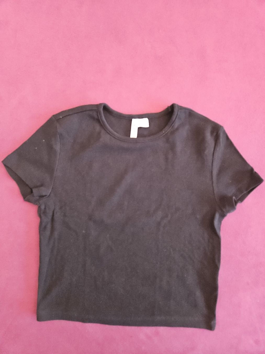 H&M Top: H&M Basic Tee, Black,, Size L – Usato da Basel venduto da yat_r699