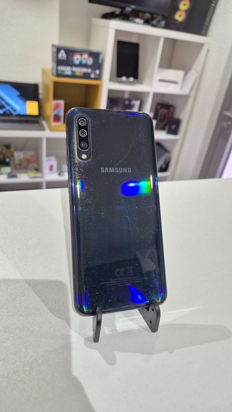 Samsung Telefoni cellulari / Smartphones: Samsung A50 4Go 128Go – Usato da Chatel-St-Denis venduto da Teck7 1