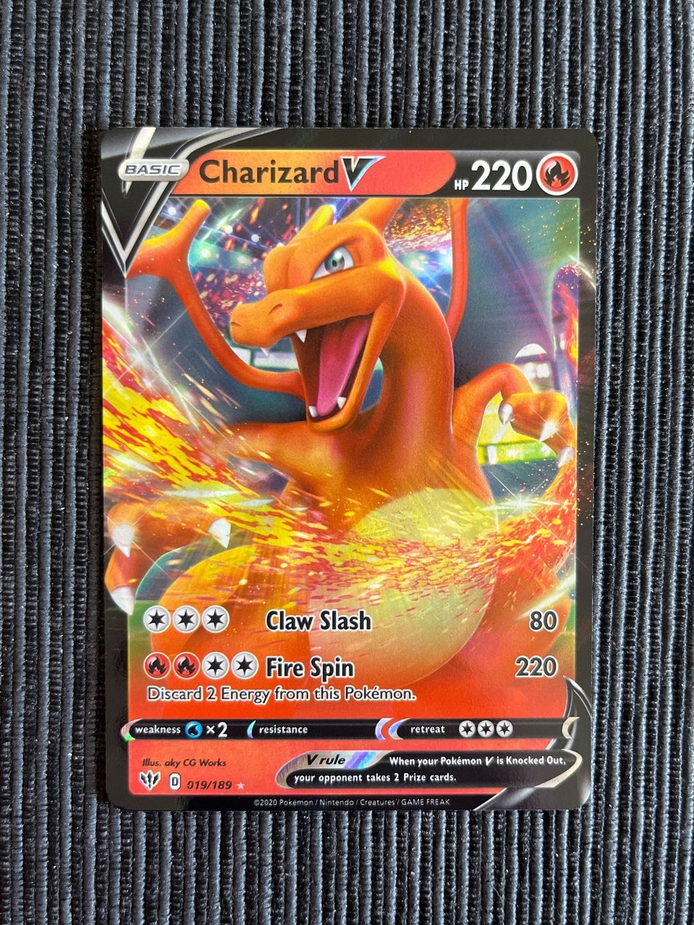 Pokémon Carte collezionabili: Pokemon Charizard V Darkness Ablaze englisch mint – Nuovo (secondo la descrizione) da Wabern venduto da Collectfun
