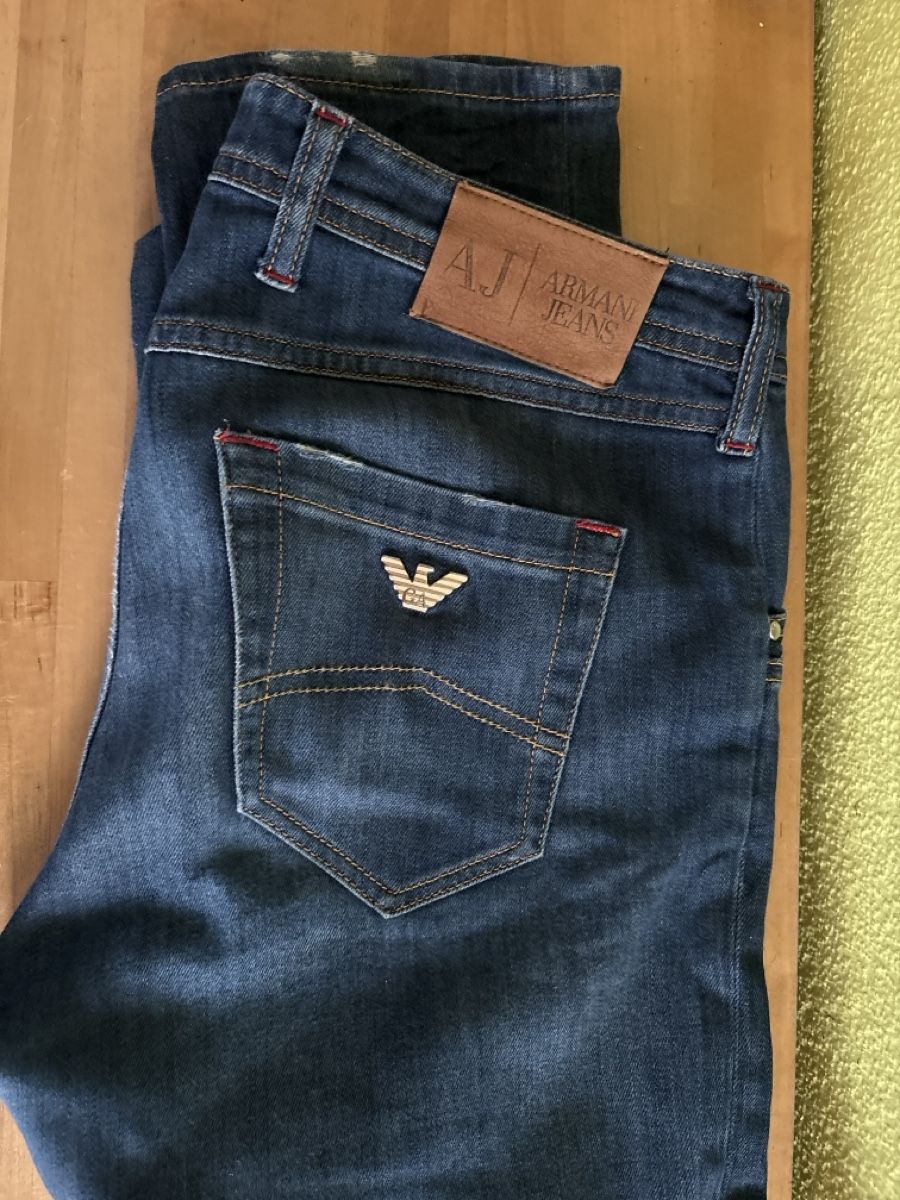 Armani Jeans: Armani Jeans Taille 29/29 – Usato da Düdingen venduto da Yellow