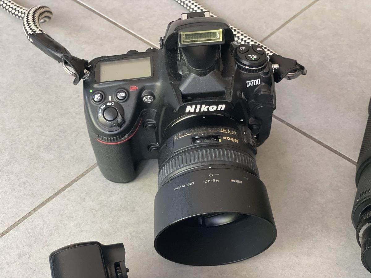 Nikon Appareil photo: Nikon D700 + objectifs et accessoires  – D'occasion à Auvernier par oli_q2nf 3