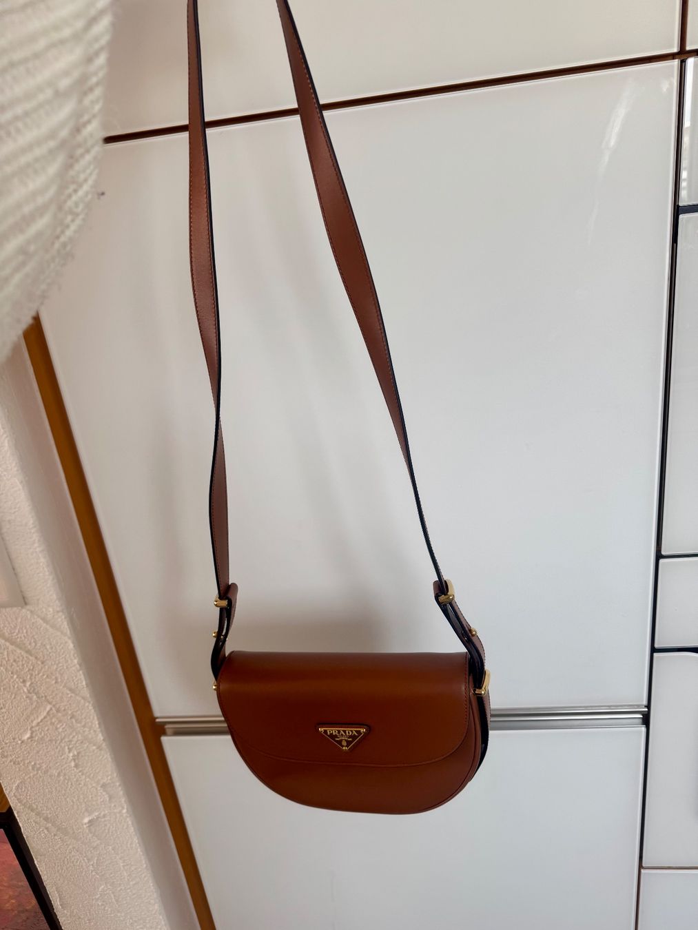 Prada Borse: Brand New Prada Arqué leather shoulder bag – Nuovo (secondo la descrizione) da Altendorf venduto da CC_85 2