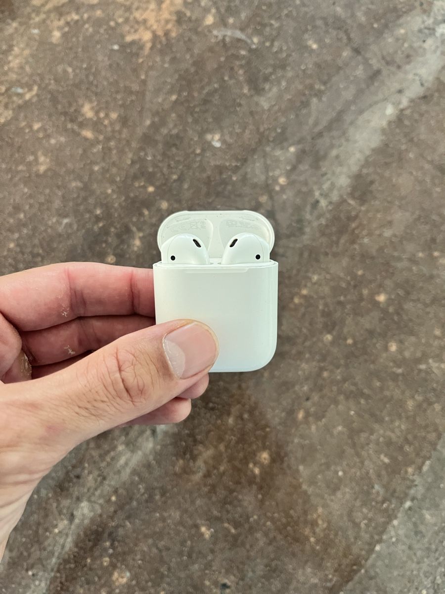 Apple Kopfhörer: Apple AirPods 2 – Gebraucht aus Zürich von stajna 1