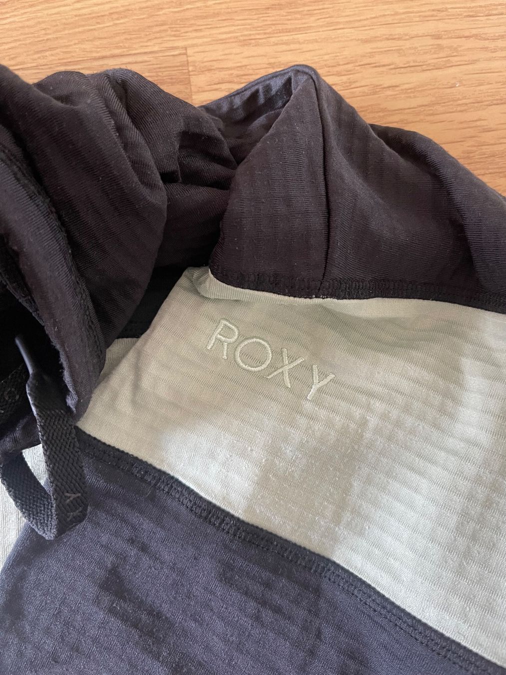Roxy Top: Roxy Sport Oberteil , Gr. M – Usato da Horgen venduto da Sol-verde 2