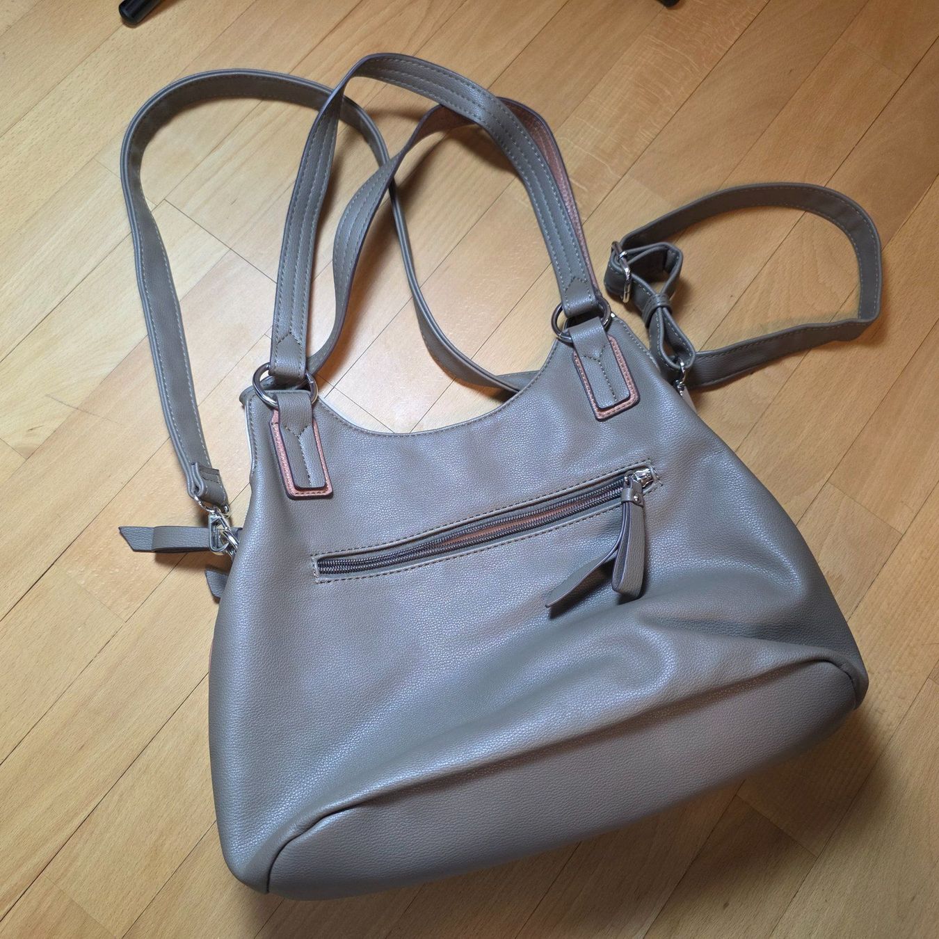 Tom Tailor Taschen für Damen: Tom Tailor Tasche, fast wie neu, drei Fächer – Gebraucht aus Wald ZH von CapLux 2