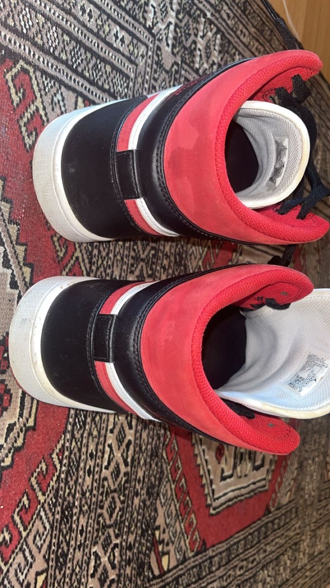 Jordan Herrenschuhe: 2 paar sneaker – Gebraucht aus Buchs AG von dim_6c9l 5