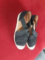 Schuhe 37