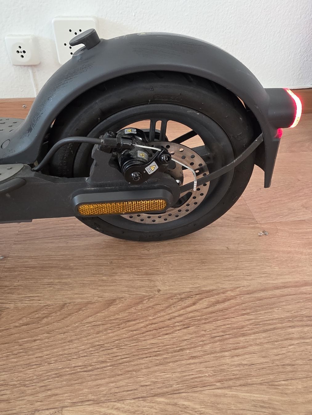 Scooters: Xiaomi Mi Electric Scooter Essential – Neuf (Voir description) à Zürich par tugii_3 3