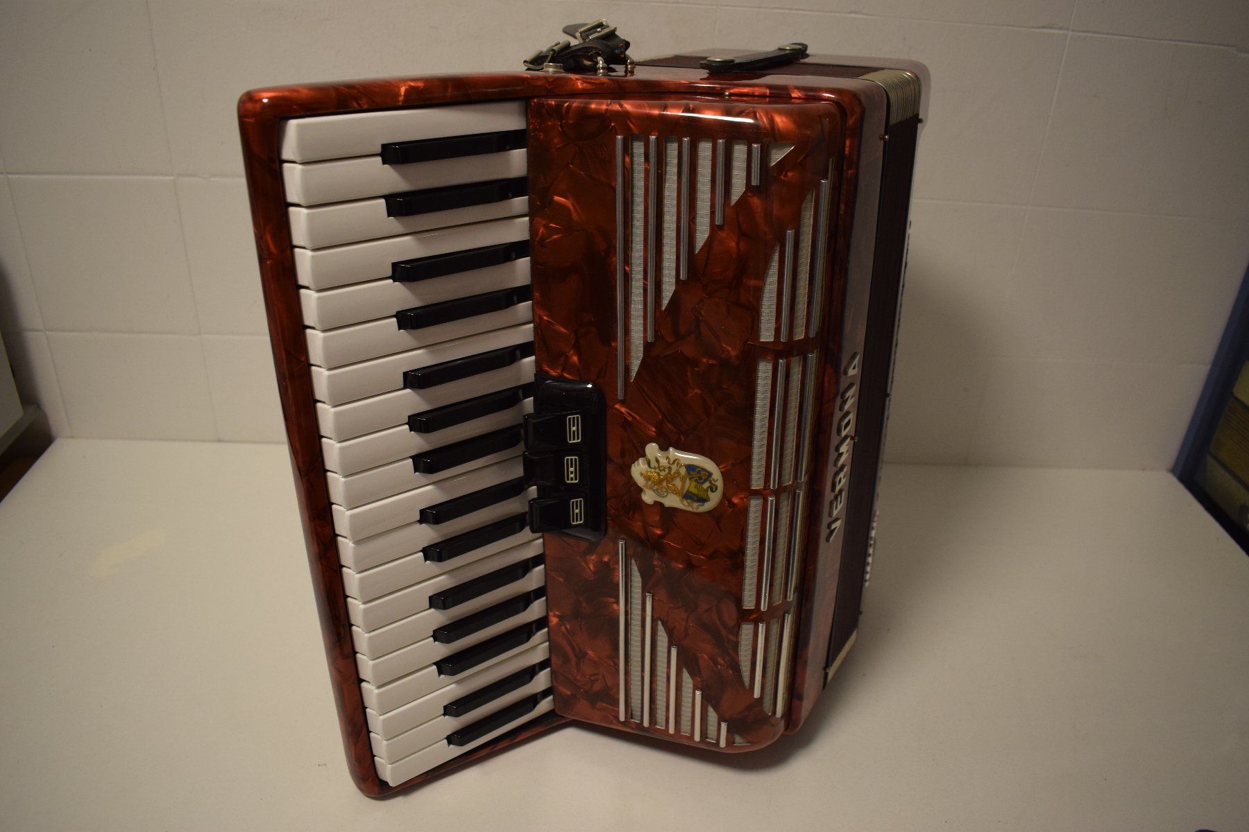Strumenti musicali: Akkordeon chromatisch Vermona Seperato – Usato da Zürich venduto da Brockito 6