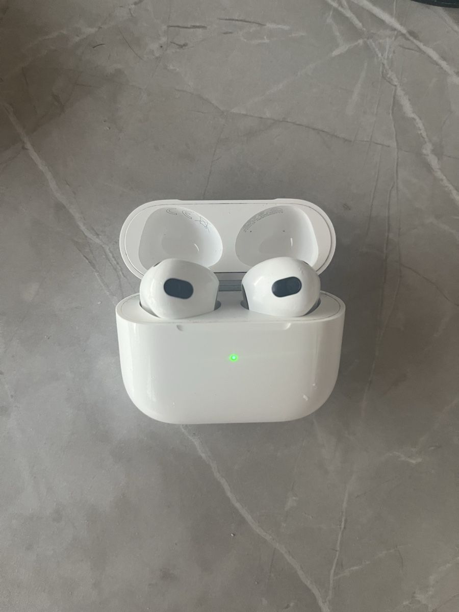 Apple Cuffie: Apple Air Pods 3 Gen – Usato da Birsfelden venduto da Joel-94