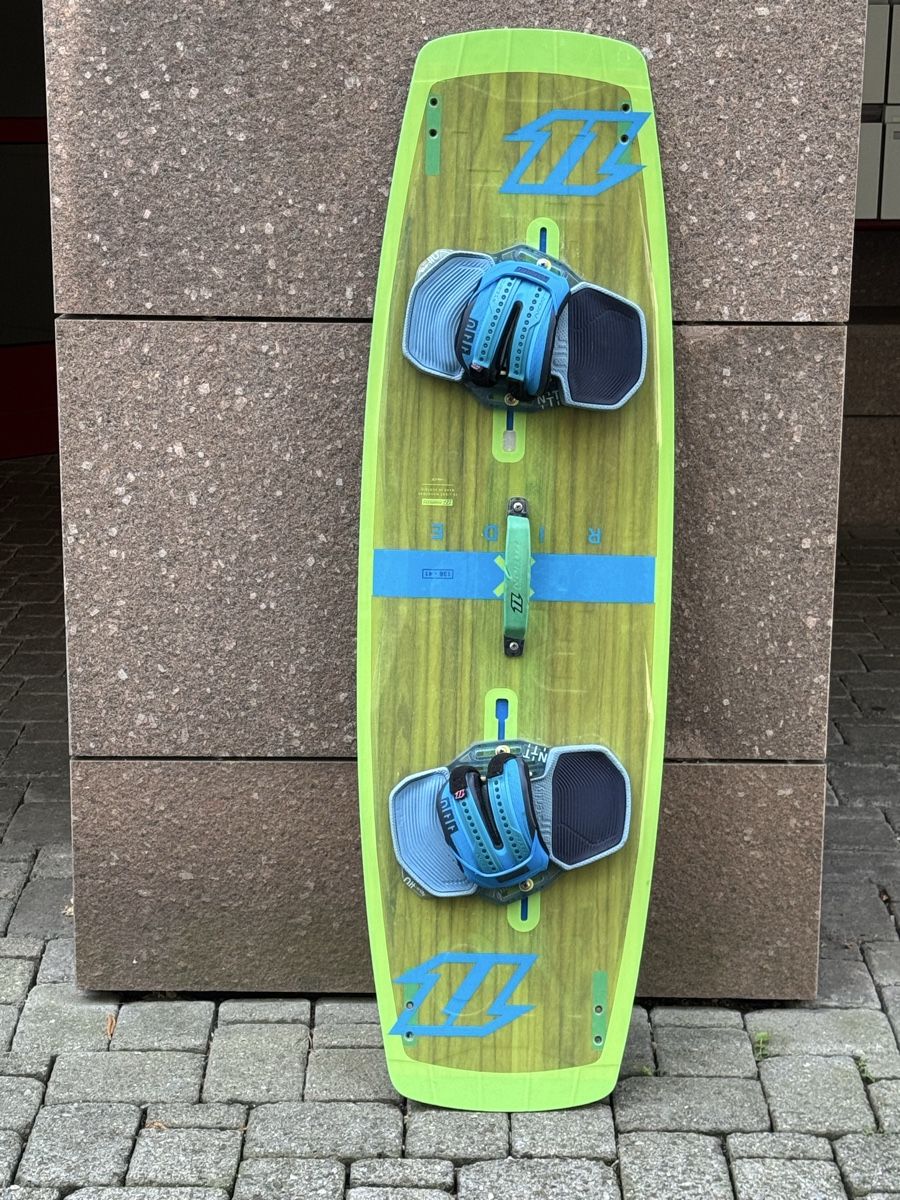 Duotone Tavole da surf e di nuoto: XRide Duotone Twin Tip Kite Board – Usato da Luzern venduto da Littleplace