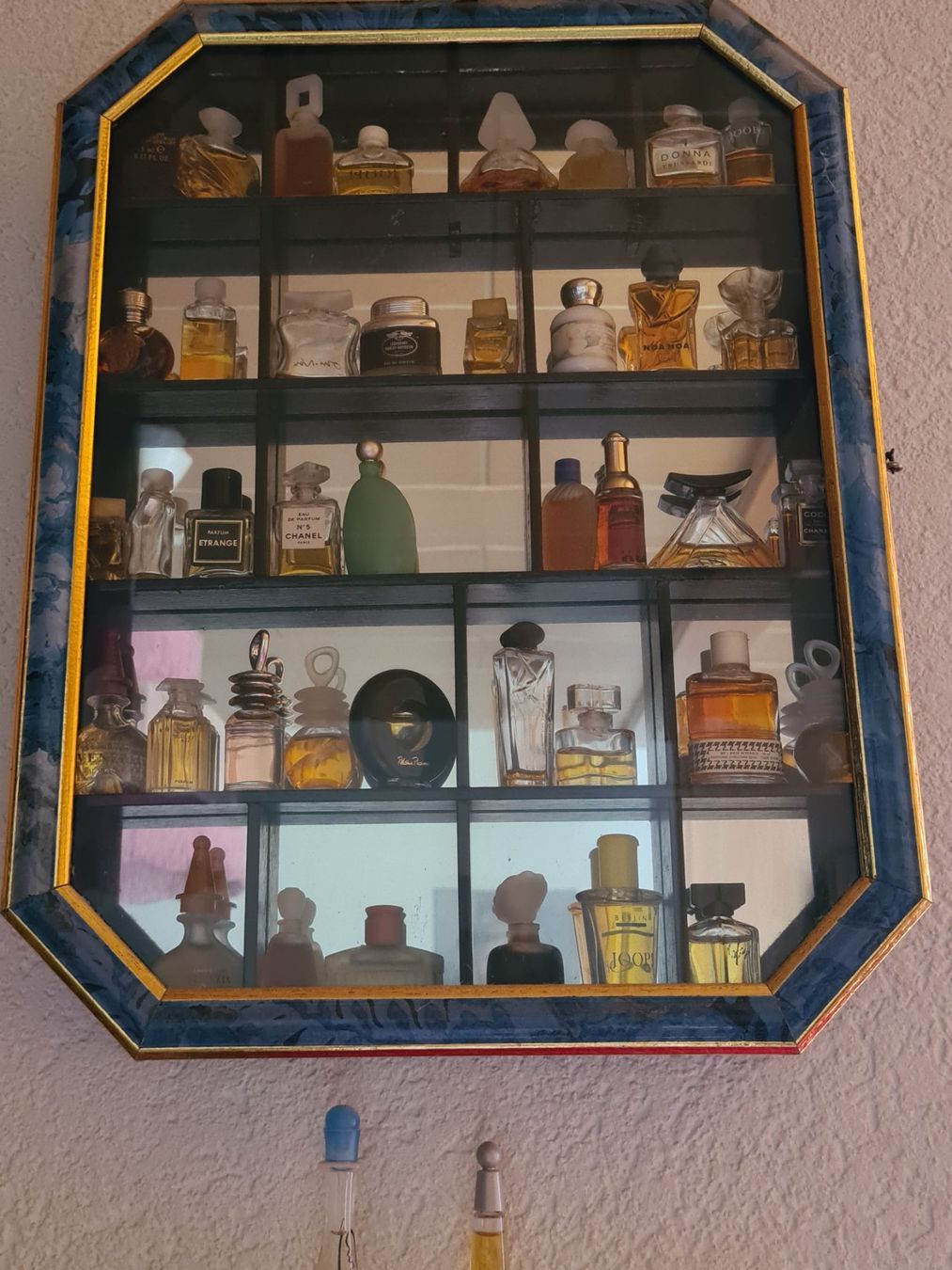 Parfum & Eau de Toilette: Sammlung Parfümflaschen mit Setzkasten – Gebraucht aus Bad Ragaz von maui06