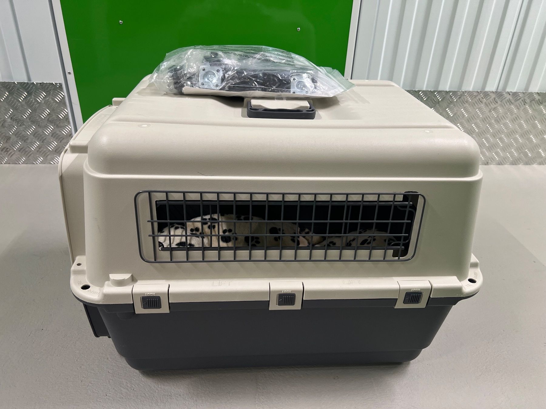 Gabbie, trasporto & Sicurezza: Hunde/Katzen-Transportbox – Usato da Frasnacht venduto da bas_sm57 1