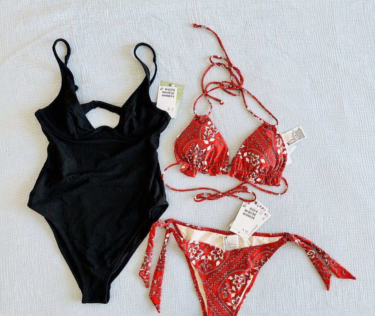 H&M Costumi da bagno & Bikini: Badekleider 2 Stk. Schwarz, Rot oder Blau Grösse S Neu – Nuovo e nell'imballaggio originale da Root venduto da pem_xnw7