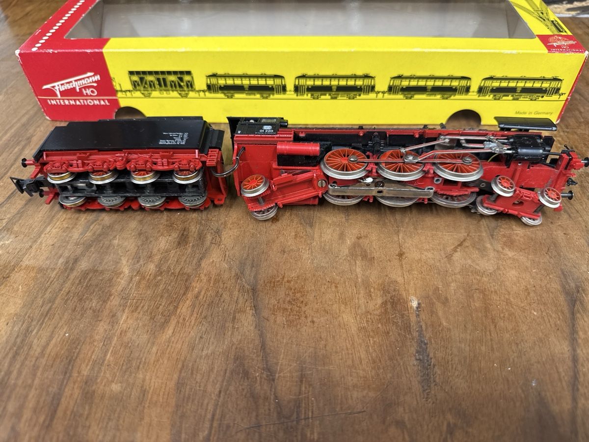 Fleischmann Trains électriques: Fleischmann Dampflok BR 01 220 H0 – D'occasion à Berikon par TopLok 4