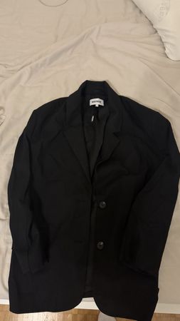 Schicker Weekday Blazer, Schwarz, Grösse 36 - Neuwertig!