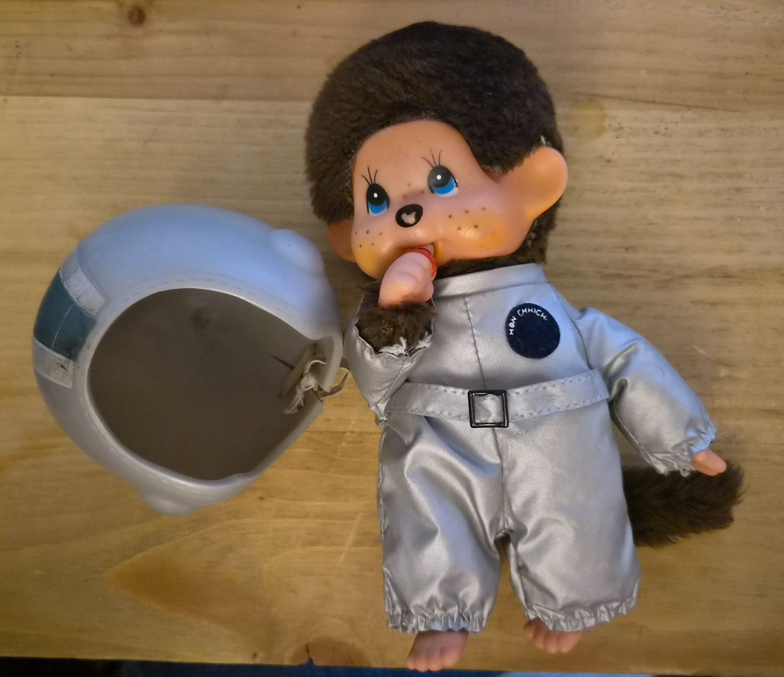 Monchhichi Puppen: Monchhichi Astronaut Puppe mit Helm gebraucht – Gebraucht aus Münchenbuchsee von mausi1966